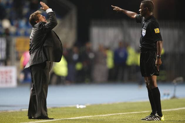 Aktuell Fußball, Copa America, Mexiko - Ecuador Football , Mexico v Ecuador. Copa America 2015 . Mexico s head coach Miguel Herrera is expels of the pitch during the game of group C against Ecuador for 2015 Copa America at El teniente stadium. Rancagua, Chile. 19 06 2015 Marcelo Hernandez Photosport Mexico v Ecuador, Copa America 2015. 