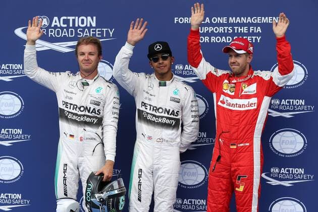 Motorsports: FIA Formula One World Championship WM Weltmeisterschaft 2015, Grand Prix of Austria, 6 Nico Rosberg (GER, Mercedes AMG Petronas Formula One Team), 44 Lewis Hamilton (GBR, Mercedes AMG Petronas Formula One Team), 5 Sebastian Vettel (GER, Scuderia Ferrari), xHOCHxZWEIx