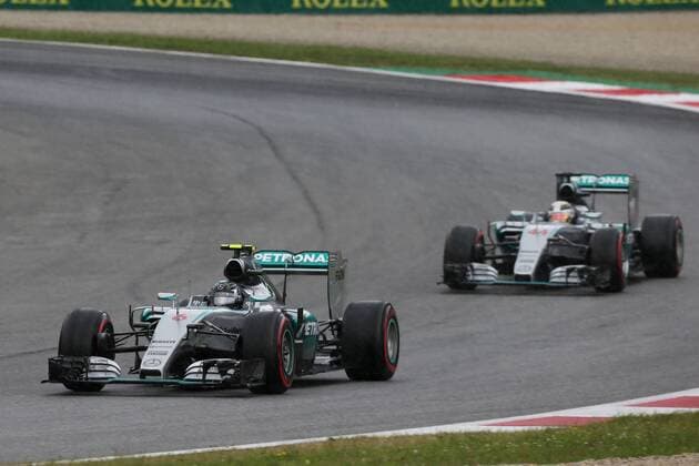 Motorsports: FIA Formula One World Championship WM Weltmeisterschaft 2015, Grand Prix of Austria, 6 Nico Rosberg (GER, Mercedes AMG Petronas Formula One Team), 44 Lewis Hamilton (GBR, Mercedes AMG Petronas Formula One Team), xHOCHxZWEIx
