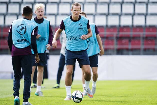 Olomouc - 150620 Englands Harry Kane - Training der englischen U21 Fußballnationalmannschaft -  - ZUMAb138