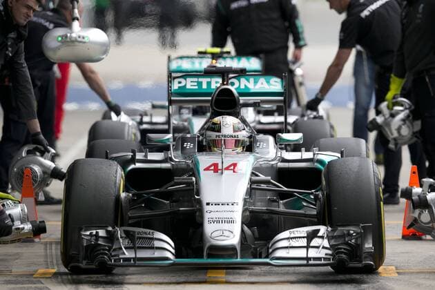 Motorsports: FIA Formula One World Championship WM Weltmeisterschaft 2015, Grand Prix of Austria, 44 Lewis Hamilton (GBR, Mercedes AMG Petronas Formula One Team), xHOCHxZWEIx