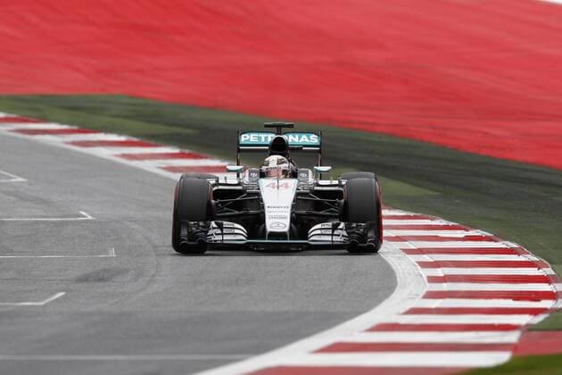 Motorsports: FIA Formula One World Championship WM Weltmeisterschaft 2015, Grand Prix of Austria, 44 Lewis Hamilton (GBR, Mercedes AMG Petronas Formula One Team), xHOCHxZWEIx