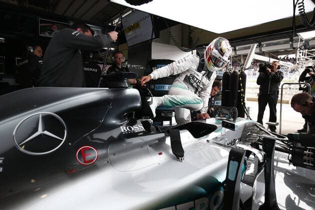 Motorsports: FIA Formula One World Championship WM Weltmeisterschaft 2015, Grand Prix of Austria, 44 Lewis Hamilton (GBR, Mercedes AMG Petronas Formula One Team), xHOCHxZWEIx