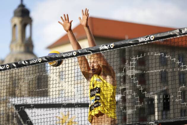 Beachvolleyball: smart beach tour Dresden 2015, Tim Holler (SV Feldbach), xHOCHxZWEIx xThomasxVictorx
