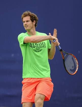 Aktuell Tennis, Andy Murray Training im Motivationsshirt, ATP Turnier im Queen s Club 20 June 2015: Andy Murray (GBR) warming up before his Singles Semi Final match during the AEGON Championship at the Queen s Club in London, UK. TENNIS: JUN 20 Aegon Championship Icon1506203318 EDITORIAL USE ONLY