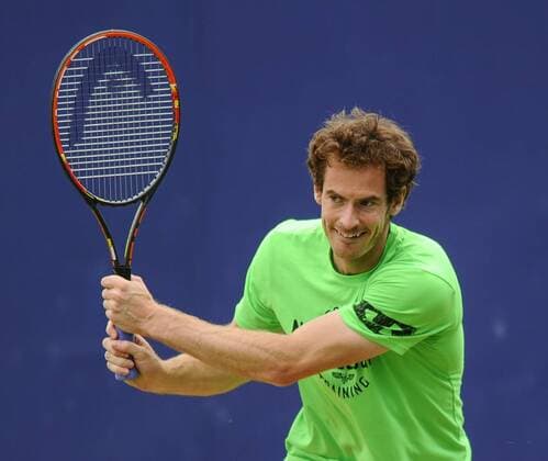 Aktuell Tennis, Andy Murray Training im Motivationsshirt, ATP Turnier im Queen s Club 20 June 2015: Andy Murray (GBR) warming up before his Singles Semi Final match during the AEGON Championship at the Queen s Club in London, UK. TENNIS: JUN 20 Aegon Championship Icon1506203319 EDITORIAL USE ONLY