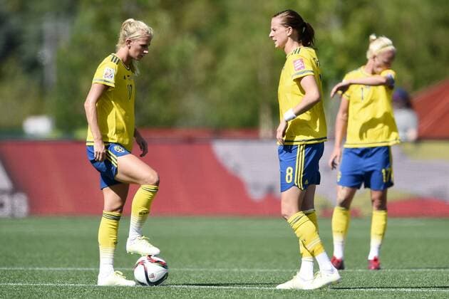 June 20, 2015 - Ottawa, Kanada - 150620 SWE Sofia Jakobsson - Lotta Schelin - Achtelfinale WM - GER - SWE - Frauenfussball Damen Fussball - ..Foto: CarlSandin BILDBYRAN kod CS 57697 News - June 20, 2015  - ZUMAb138