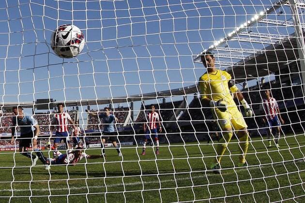 Football , Uruguay v Paraguay Copa America 2015 . Uruguay s Jose Maria Jimenez, right, scores his goal against Paraguay during the match of group B of the 2015 Copa America at La Serena stadium. Rancagua, Chile. 20 06 2015 Marcelo Hernandez Photosport Uruguay v Paraguay, Copa America 2015. 