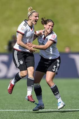 June 20, 2015 - Ottawa, Kanada - 150620 Anja Mittag - Annike Krahn - Achtelfinale WM - GER - SWE - Frauenfussball Damen Fussball - ..Foto: CarlSandin BILDBYRAN kod CS 57697 News - June 20, 2015  - ZUMAb138