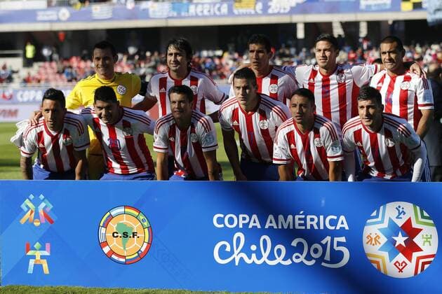 Football - Paraguay. Copa America Championship 2015 . Paraguay s team pose for photographers prior to the group B football match of the 2015 Copa America at the La Portada stadium in Santiago.. 20 06 2015 Andres Pina Photosport, Copa America 2015. 