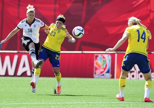 June 20, 2015: Alexandra Popp ( 18) of Germany shoots at goal during the FIFA 2015 Women s World Cup Round of 16 match between Germany and Sweden at Lansdowne Stadium in Ottawa, Canada. SOCCER: JUN 20 FIFA Women s World Cup - Round of 16 - Germany v Sweden Icon2015062000001 EDITORIAL USE ONLY