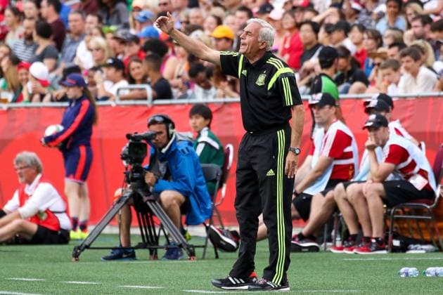 Ignacio Quereda (Trainer, ESP), gibt Anweisungen, gestikuliert, mit den Armen gestikulieren, gives instructions, gesticulate, Fussball, FIFA Frauen-WM 2015, Südkorea - Spanien, xozx
