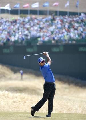 Aktuell Golf, US Open, Tag 3 Matsuyama falls 7 shots back at U.S. Open golf tournament Japan s Hideki Matsuyama hits his second shot on the first hole during the third round of the U.S. Open golf tournament at Chambers Bay Golf Course in University Place, the United States, on June 20, 2015. 