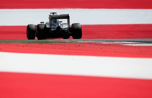 FORMULA 1 - GP of Austria 2015 SPIELBERG,AUSTRIA,21.JUN.15 - MOTORSPORTS, FORMULA 1 - Grand Prix of Austria, Red Bull Ring. Image shows Lewis Hamilton (GBR Mercedes GP). GEPAxpictures xChristianxWalgram