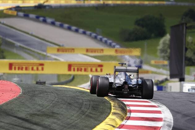 Motorsports: FIA Formula One World Championship WM Weltmeisterschaft 2015, Grand Prix of Austria, 44 Lewis Hamilton (GBR, Mercedes AMG Petronas Formula One Team), xHOCHxZWEIx