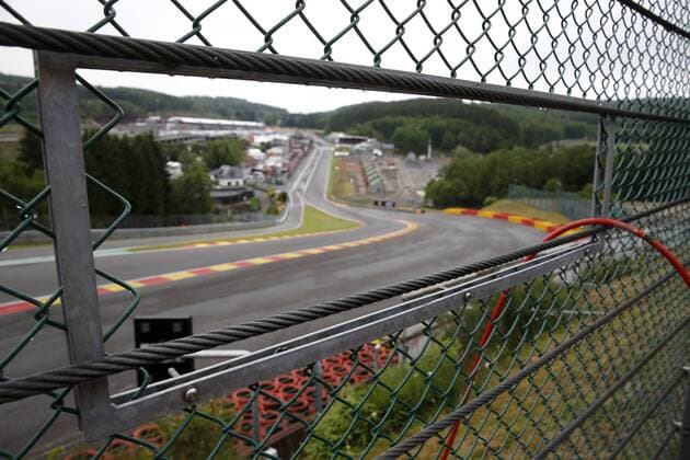 Hole in the fence to Eau Rouge, FIA Formula 3 European Championship EM Europameisterschaft round 5, race 3, Spa-Francorchamps (BEL)