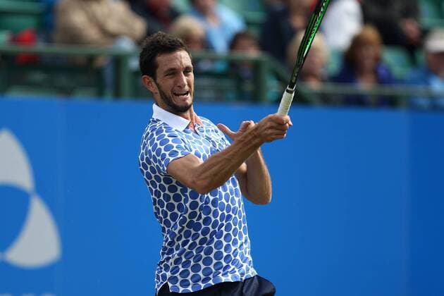 22.06.2015. Nottingham, England. Aegon Nottingham Open Tennis Tournament. Forehand from Britain s 5th seed James Ward in his match against Tim Smyczek (USA) xDavidxKissmanx  ActionPlus11634235