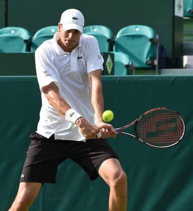 23.06.2015. Slough, England. The Boodles Tennis Tournament. John Isner (USA) struggles with his game against Lajovic (SRB) xJonxBromleyx  ActionPlus11634624
