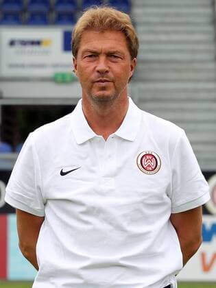 24.06.2015, xxxx, Fussball 3.Liga, SV Wehen Wiesbaden Fototermin, Porträttermin 2015 2016 Torwarttrainer Steffen Vogler (SV Wehen Wiesbaden) Portrait