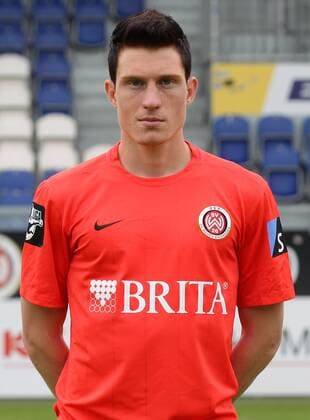 24.06.2015, xxxx, Fussball 3.Liga, SV Wehen Wiesbaden Fototermin, Porträttermin 2015 2016 Neuzugang Sven Mende (SV Wehen Wiesbaden) Portrait