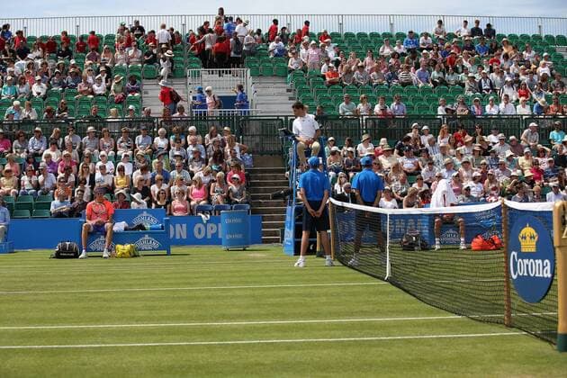 24.06.2015. Nottingham, England. Aegon Nottingham Open Tennis Tournament. The crowd awaiting the second set in the match between Alexander Zverev (Germany) and Marcos Baghdatis (Cyprus) xDavidxKissmanx  ActionPlus11634781