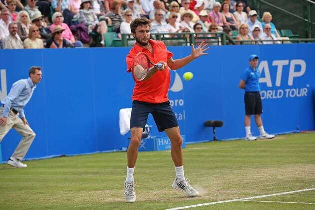 24.06.2015. Nottingham, England. Aegon Nottingham Open Tennis Tournament. Gilles Simon (France) on his way to a two sets to love victory over Joao Sousa (Portugal) xDavidxKissmanx  ActionPlus11634821