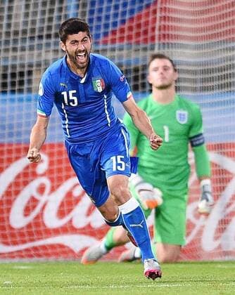 Aktuell Fußball, U21-EM, England - Italien 2015.06.24 OLOMOUC FOOTBALL UNDER 21 CHAMPIONSHIP CZECH REPUBLIC 2015 ENGLAND VS ITALY Marco Benassi HARRY KANE 2015.06.24  20150624LUK043