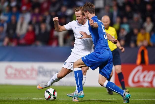 Aktuell Fußball, U21-EM, England - Italien 2015.06.24 OLOMOUC FOOTBALL UNDER 21 CHAMPIONSHIP CZECH REPUBLIC 2015 ENGLAND VS ITALY HARRY KANE Daniele Rugani 2015.06.24  20150624LUK050