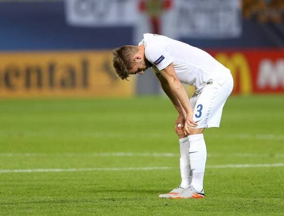 Aktuell Fußball, U21-EM, England - Italien England s Luke Garbutt looks on dejected England v Italy- UEFA Under 21 s - Ander Stadium - Czech Republic - 24th June 2015 - Picture David Klein Sportimage EDITORIAL USE ONLY. No use with unauthorised audio, video, data, fixture lists, club league logos or live services. Online in-match use limited to 120 images, no video emulation. No use in betting, games or single club league player publications.