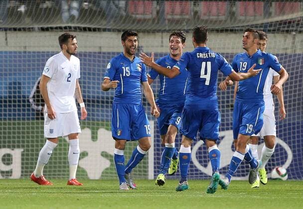 Aktuell Fußball, U21-EM, England - Italien Italy s Marco Benassi celebrates scoring his sides third goal England v Italy- UEFA Under 21 s - Ander Stadium - Czech Republic - 24th June 2015 - Picture David Klein Sportimage EDITORIAL USE ONLY. No use with unauthorised audio, video, data, fixture lists, club league logos or live services. Online in-match use limited to 120 images, no video emulation. No use in betting, games or single club league player publications.