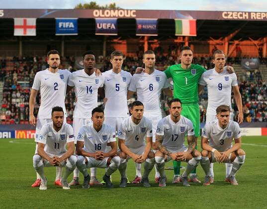 Aktuell Fußball, U21-EM, England - Italien England s team group Mannschaftsbild Totale England v Italy- UEFA Under 21 s - Ander Stadium - Czech Republic - 24th June 2015 - Picture David Klein Sportimage EDITORIAL USE ONLY. No use with unauthorised audio, video, data, fixture lists, club league logos or live services. Online in-match use limited to 120 images, no video emulation. No use in betting, games or single club league player publications.