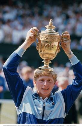 1985 Wimbledon, England. BORIS BECKER lifts the Men s singles trophy, Wimbledon 1985 xACTIONxPLUSx  ActionPlus85015