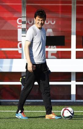 Aktuell Fußball, Damen WM, Training Nationalmannschaft China (150625) -- OTTAWA, 2015 -- Hao Wei, head coach of China is seen during a training session in Ottawa, Canada, June 24, 2015. China will play the United States in their quarterfinal of 2015 FIFA Women s World Cup on June 26. ) (SP)CANADA-OTTAWA-FIFA-WOMEN S WORLD CUP-TRAINING SESSION-CHINA DingxXu 