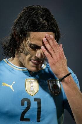 SANTIAGO, 2015 -- Edinson Cavani of Uruguay reacts after receiving a red card from the umpire during their quarterfinal against Chile at 2015 Copa America in Santiago, Chile, on June 24, 2015. Uruguay lost the match 0-1. ) (SP)CHILE-SANTIAGO-COPA AMERICA-CHILE VS URUGUAY PedroxMera 