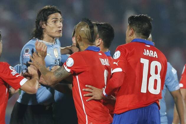 Chile v Uruguay. Copa America 2015 . Uruguay s Edinson Cavani reacts after receive a red card during the match against Chile of quarter finals of the 2015 Copa America at La Serena stadium. Santiago, Chile. 24 06 2015 Marcelo Hernandez Photosport Chile v Uruguay, Copa America 2015. 