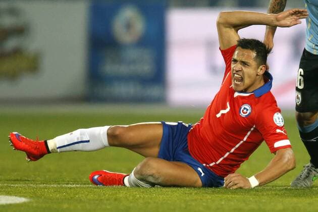Chile v Uruguay. Copa America Championship 2015 . Chile s player, Alexis Sanchez, gestures during the group A of the 2015 Copa America football match against Uruguay at the National stadium in Santiago, Chile. 24 06 2015 Andres Pina Photosport Chile v Uruguay, Copa America 2015. 