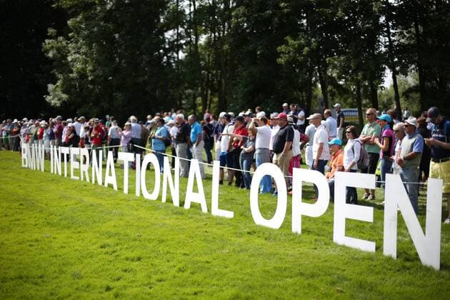 Aktuell Golf, BMW International Open in München Eichenried GOLF - BMW International Open 2015 MOOSINNING,GERMANY,25.JUN.15 - GOLF - European Tour, BMW International Open, GC Muenchen Eichenried. Image shows fans. GEPAxpictures xAndreasxPranter