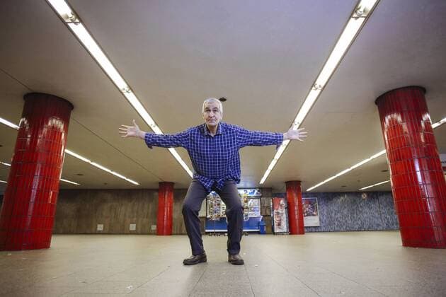 Photoshooting mit Mojtaba Zares, dem ehemaligen Nationaltorwart des Iran und heutigen Kioskbesitzer in Köln, im Hauptbahnhof. Köln, 24.06.2015 Foto:xC.xHardtx xFuturexImage