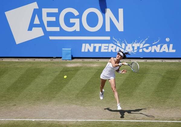 Aktuell Tennis, WTA Turnier in Eastbourne 26.06.2015 Eastbourne, England. Aegon International Tennis Championships Eastbourne. Agnieszka Radwanska (POL) in action against Sloane Stephens (USA) in the Women s single Semifinals at Devonshire park. x  ActionPlus11635197