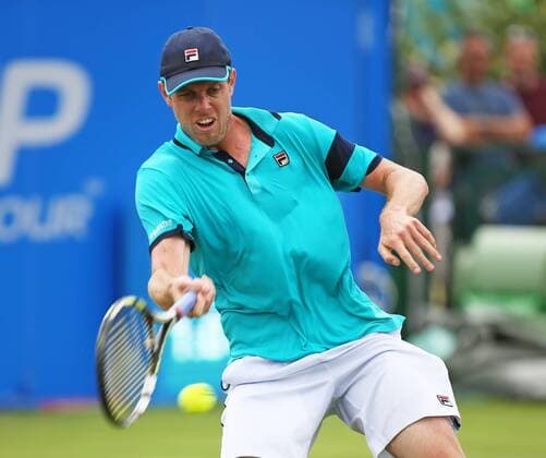 Aktuell Tennis, ATP Turnier in Nottingham 26.06.2015. Nottingham, England. Aegon Nottingham Open Tennis Tournament. Forehand from Sam Querrey (USA) on his way into the final after beating Alexander Dolgopolov (UKR) in the semi final in three sets xDavidxKissmanx  ActionPlus11635250