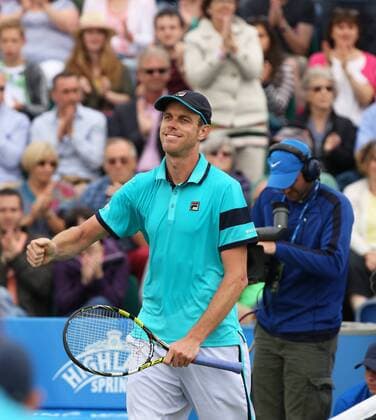 Aktuell Tennis, ATP Turnier in Nottingham 26.06.2015. Nottingham, England. Aegon Nottingham Open Tennis Tournament. Sam Querrey (USA) acknowledges the applause of the crowd after his victory over semi final opponent Alexander Dolgopolov (UKR) xDavidxKissmanx  ActionPlus11635257