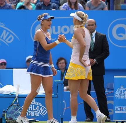 Aktuell Tennis, WTA Turnier in Eastbourne TENNIS - WTA Tennis Damen Aegon International 2015 EASTBOURNE,ENGLAND,26.JUN.15 - TENNIS - WTA Tour, Aegon International. Image shows Belinda Bencic (SUI) and Caroline Wozniacki (DEN). GEPAxpictures xAlanxGrieves