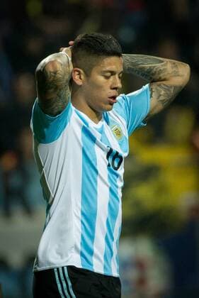 Argentina s Marcos Rojo reacts during the quarter-final match between Argentina and Colombia at the Copa America Chile 2015 in the El Sausalito Stadium, in Vina del Mar city, Chile, on June 26, 2015. ) (da) (SP)CHILE-VINA DEL MAR-COPA AMERICA-ARGENTINA VS COLOMBIA PedroxMera 
