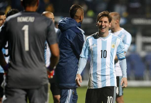 Football , Argentina v Colombia. Copa America 2015 . Argentina s players celebrate after their win over Colombia after the quarter finals of the Copa America 2015 football match held at the Sausalito stadium in Vina del Mar, Chile. 26 06 2015 Martin Thomas Photosport Argentina v Colombia, Copa America 2015. 