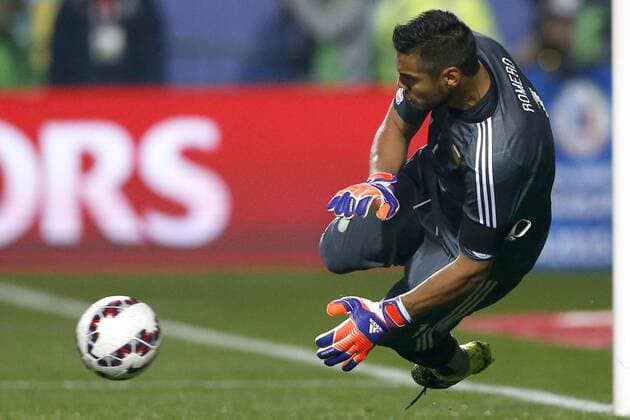 Football , Argentina v Colombia. Copa America Championship 2015 . Argentina s goalkeeper Sergio Romero tries to catch the ball during the penalty sessio against Colombia by the 2015 Copa America football championship quarterfinal match at the Sausalito stadium in Vina del Mar, Chile. 26 06 2015 AndresxPina Photosport Argentina v Colombia, Copa America 2015. 