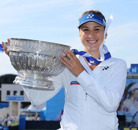 Aktuell Tennis, Belinda Bencic gewinnt WTA Turnier in Eastbourne TENNIS - WTA Tennis Damen Aegon International 2015 EASTBOURNE,ENGLAND,27.JUN.15 - TENNIS - WTA Tour, Aegon International, final, award ceremony. Image shows Belinda Bencic (SUI). GEPAxpictures xAlanxGrieves