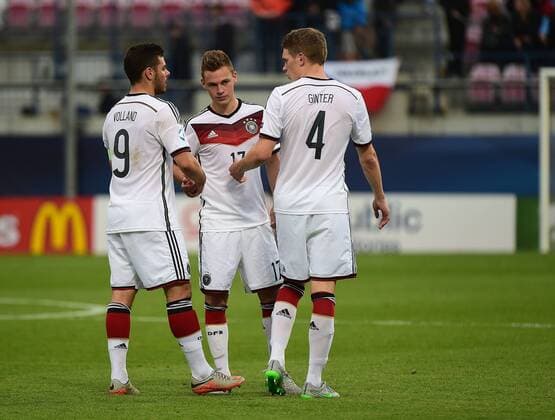 27.06.2015, xjhx, Fussball EM 2015 Halbfinale U21 U 21 Portugal - Deutschland, v.l. Kevin Volland (Deutschland U21), Joshua Kimmich (Deutschland U21), Matthias Ginter (Deutschland U21) enttaeuscht, enttaeuscht schauend, dissapointed