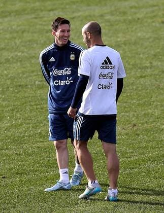 Aktuell Fußball, Copa America, Training Nationalmannschaft Argentinien Argentina s national team Nationalteam players Lionel Messi (L) and Javier Mascherano attend a training session in Vina del Mar, on June 27, 2015. . Juan Roleri ) (jp) VINA DEL MAR-AMERICAN CUP-ARGENTINA TELAM 