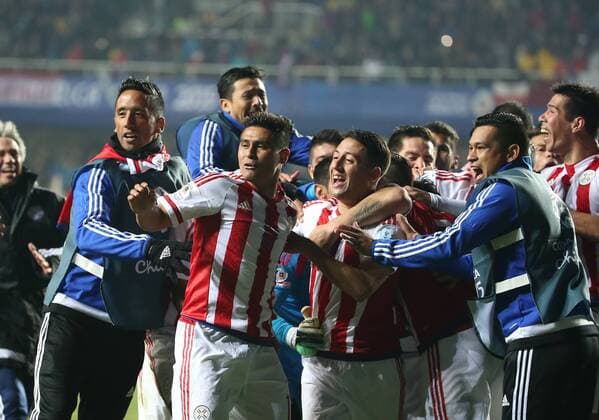Paraguay s players celebrate victory after winning a quarter-final match between Brazil and Paraguay in Concepcion, Chile, June 27, 2015. Paraguay defeated Brazil 4-3 on penalties after a 1-1 draw thus qualified to the semi-final round. ) (SP)CHILE-CONCEPCION-AMERICAN CUP-QUARTERFINAL-BRAZIL VS PARAGUAY XuxZijian 
