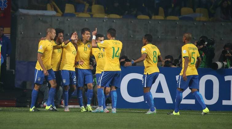 Brazil s Robinho (3rd L) celebrates after scoring during a quarter-final match between Brazil and Paraguay in Concepcion, Chile, June 27, 2015. Paraguay defeated Brazil 4-3 on penalties after a 1-1 draw thus qualified to the semi-final round. ) (SP)CHILE-CONCEPCION-AMERICAN CUP-QUARTERFINAL-BRAZIL VS PARAGUAY XuxZijian 